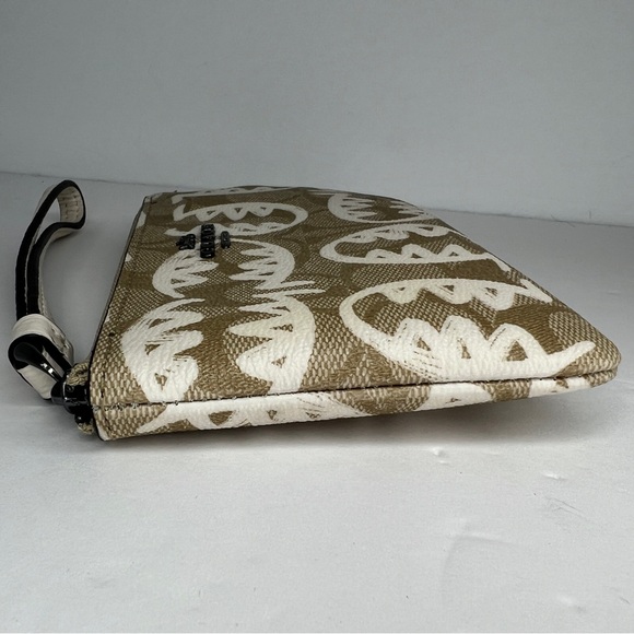 NWT COACH Corner Zip Wristlet Signature Canvas Rexy by Guang Yu Lt Khaki/Chalk - Picture 4 of 13
